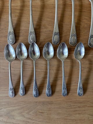15 Cubiertos antiguos estilo Luis XVI  Meneses