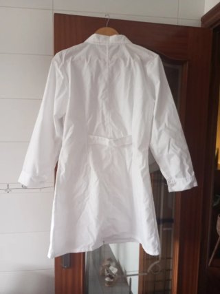 Bata de laboratorio blanca