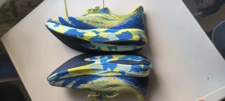Zapatillas ASICS  noosa 15 Azul y Amarillo.