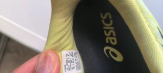 Zapatillas ASICS  noosa 15 Azul y Amarillo.