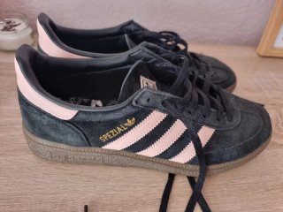 Zapatillas Adidas Spezial Negras y Rosas