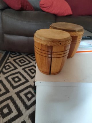 Bongos decorativos de madera