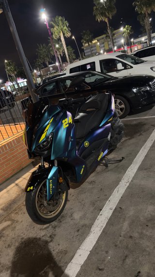 Yamaha Xmax Tech Max 400
