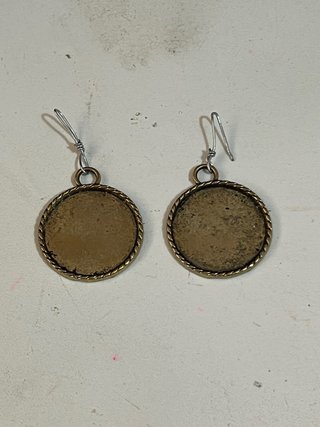 Pendientes artesanales dorados