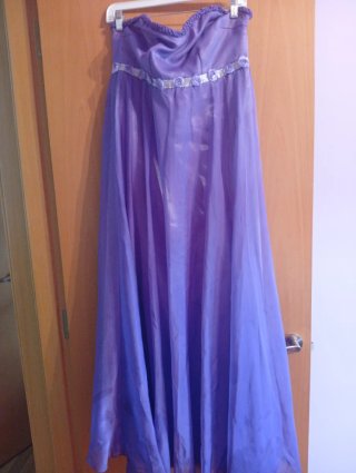 Vestido morado hecho a medida