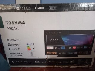 Toshiba 50 4K Smart TV VIDAA (Pantalla Rota)