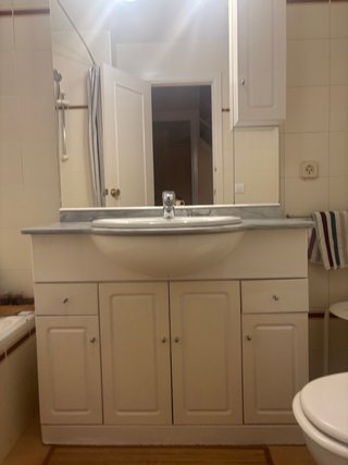 Mueble de baño con lavabo