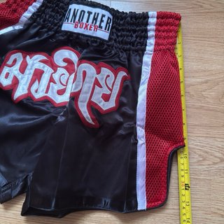 Another Boxer Muay Thai – Negro/Malla Roja | S EU