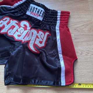 Another Boxer Muay Thai – Negro/Malla Roja | S EU