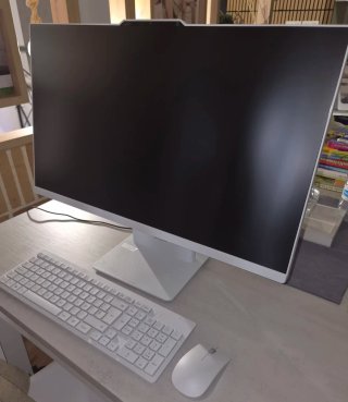 Ordenador blanco completo