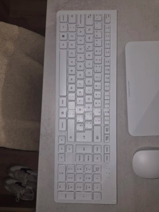 Ordenador blanco completo