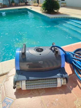 Limpiafondos Piscina Dolphin XT2