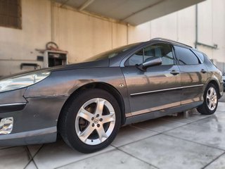 PEUGEOT 407