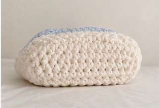 Clutch fatta a mano blu e bianca