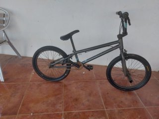 Bicicleta BMX de salto gris (NEGOCIABLE )