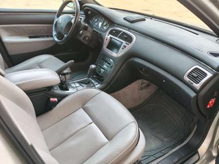 PEUGEOT 607