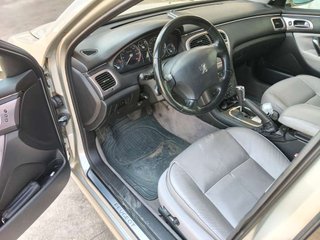 PEUGEOT 607