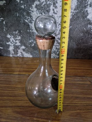 Porrón de vidrio con tapón de corcho