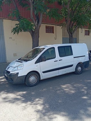 Peugeot e-Expert 2008