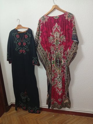 Vestidos largos negros y estampados