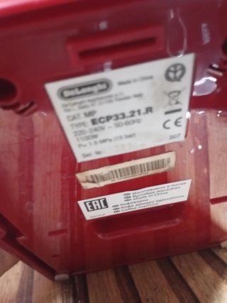 Cafetera DeLonghi Roja