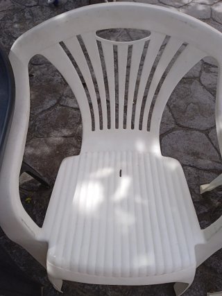 Tres Sillones de Jardín Plástico