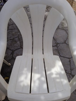 Tres Sillones de Jardín Plástico