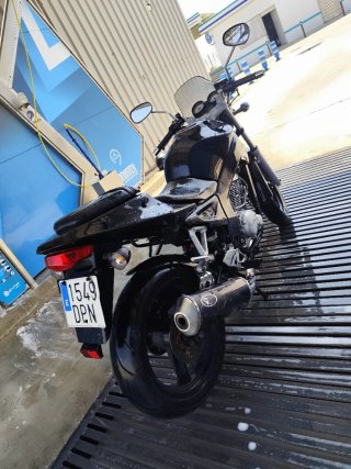 Daelim Roadwin Negra 125