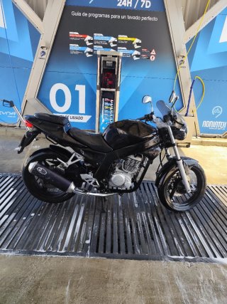 Daelim Roadwin Negra 125