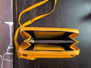 Bolsito porta móvil monedero mostaza