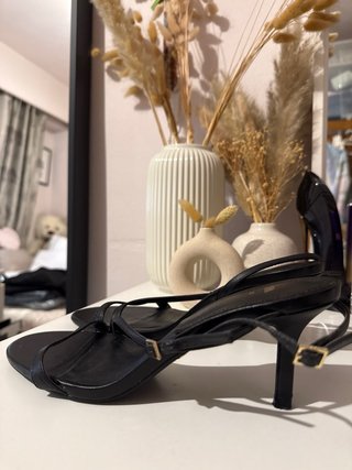 Sandalias de tacón Zara negras talla 38
