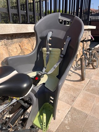 Bicicleta Orbea con silla infantil