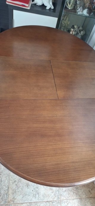 Mesa de comedor redonda de madera