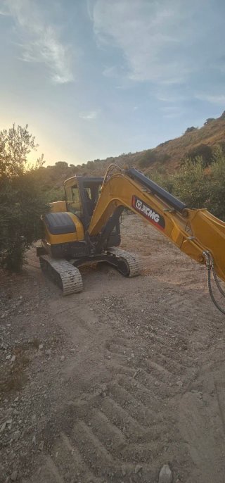 Retro excavadora XCMG XE60G 6 Toneladas