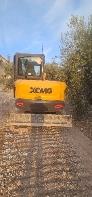 Retro excavadora XCMG XE60G 6 Toneladas