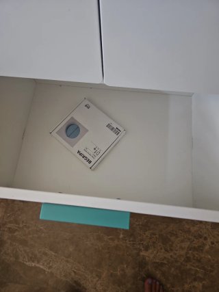 Armario infantil Ikea blanco y turquesa