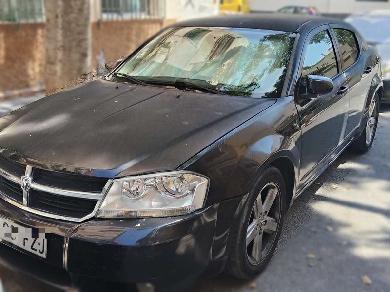 DODGE avenger - foto 1