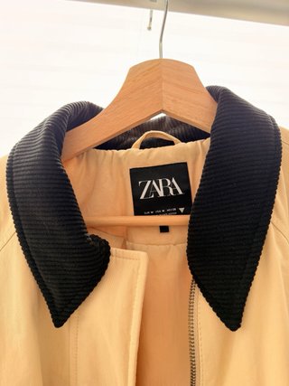 Chaqueta Zara Beige Cuello Pana Negro Talla M