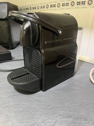 Cafetera Nespresso Inissia + Cajón
