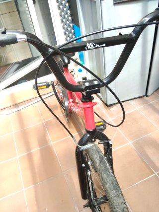 Bicicleta BMX en buen estado