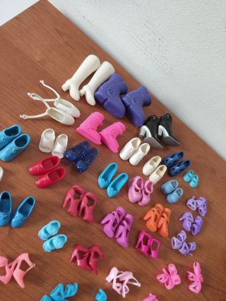 Lote de zapatos muñecas.