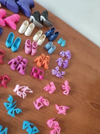 Lote de zapatos muñecas.