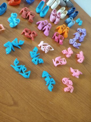 Lote de zapatos muñecas.