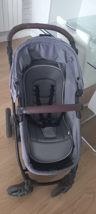 Carro Kinderkraft gris/marrón