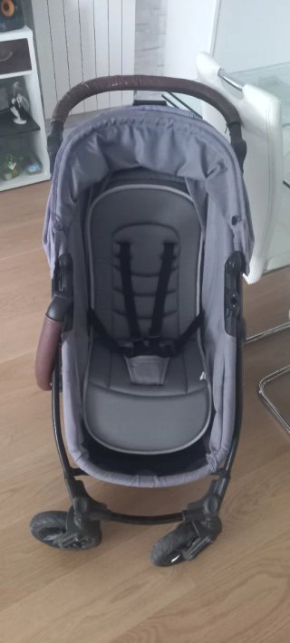 Carro Kinderkraft gris/marrón