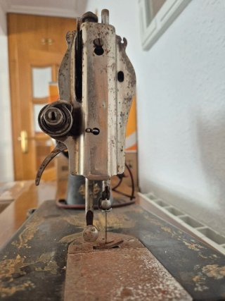 Máquina de coser Singer antigua
