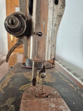 Máquina de coser Singer antigua