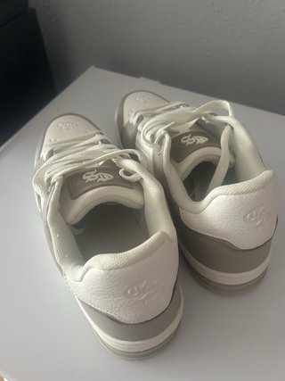 Zapatillas New Yorker grises y blancas