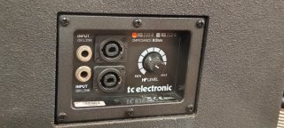 Pantalla TC Electronics RS210 Bajo