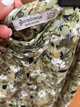 Falda Stradivarius verde floral XS